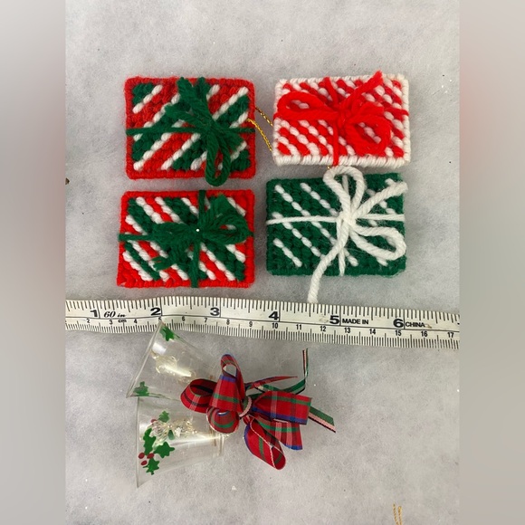 Vintage Christmas Tree Ornaments Decor Lot Cardinal Goose Bells Heart Presents - Picture 6 of 8